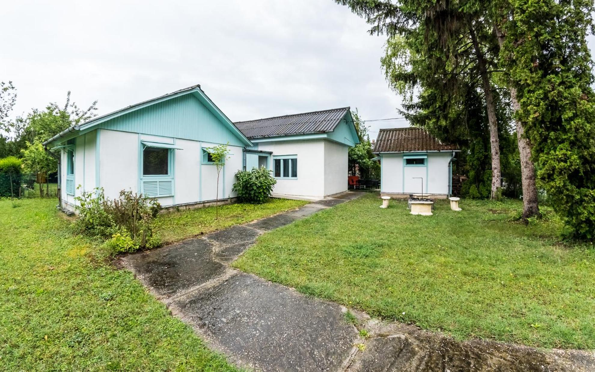 Penge Bungalók Balatonalmadi Bagian luar foto